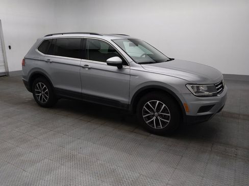 Used 2019 Volkswagen Tiguan SE image 11