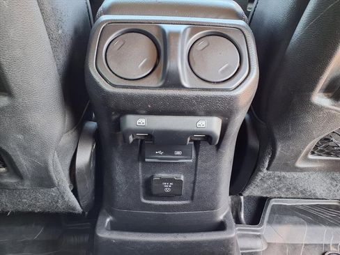 Used 2019 Jeep Wrangler Unlimited Rubicon w/ Dual Top Group image 16