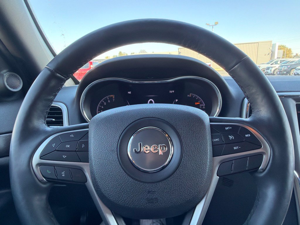 Used 2018 Jeep Grand Cherokee Altitude AWD/4WD image 17