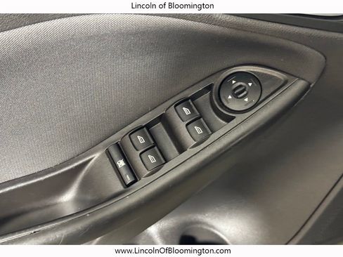 Used 2018 Ford Focus SE w/ Cold Weather Package image 18