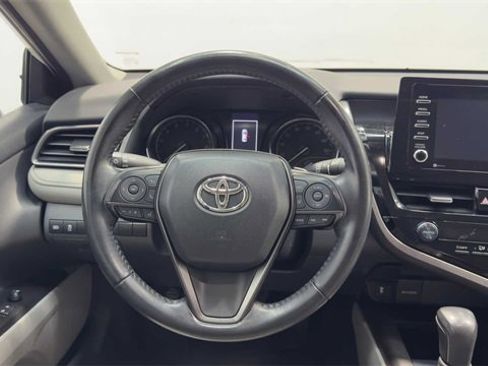 Used 2021 Toyota Camry SE w/ Convenience Package image 17