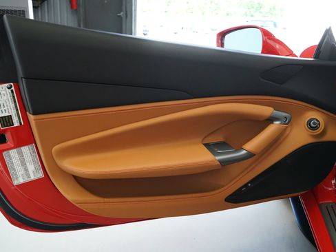 Used 2021 Ferrari F8 Tributo RWD image 18