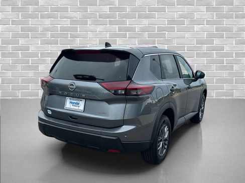 Used 2024 Nissan Rogue S AWD/4WD image 5