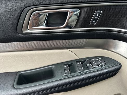 Used 2018 Ford Explorer XLT w/ Equipment Group 202A image 13