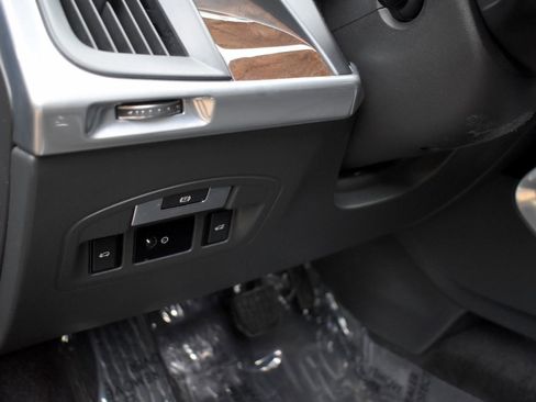 Used 2019 Jaguar I-PACE First Edition image 32