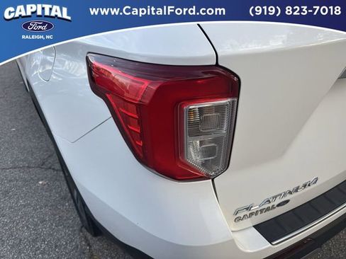 Used 2020 Ford Explorer Platinum w/ Premium Technology Package image 15
