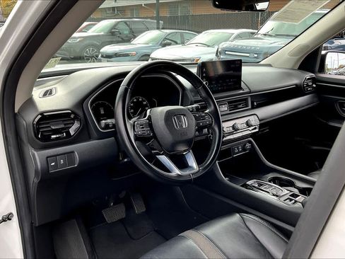 Used 2023 Honda Pilot EX-L image 17