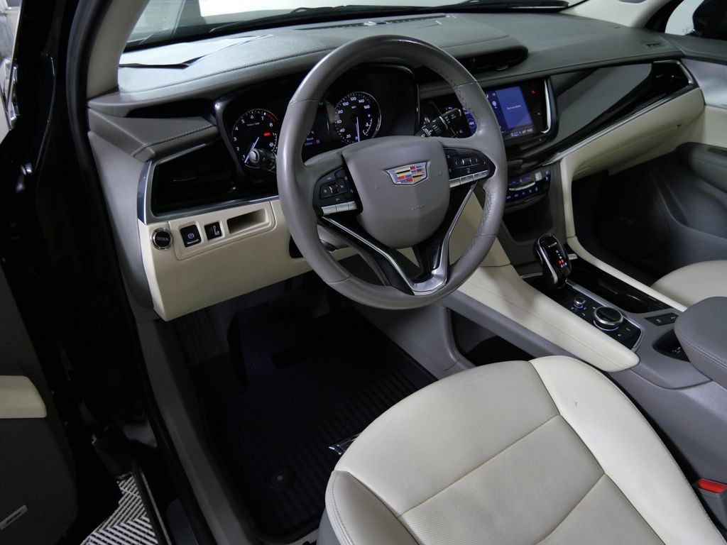 Used 2023 Cadillac XT6 Premium Luxury AWD/4WD image 15