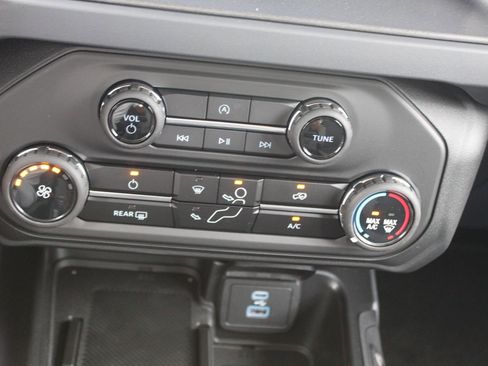 New 2025 Ford Bronco 4-Door image 27