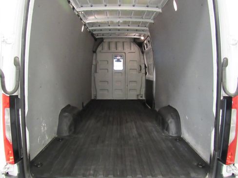 Used 2021 Mercedes-Benz Sprinter 2500 image 15