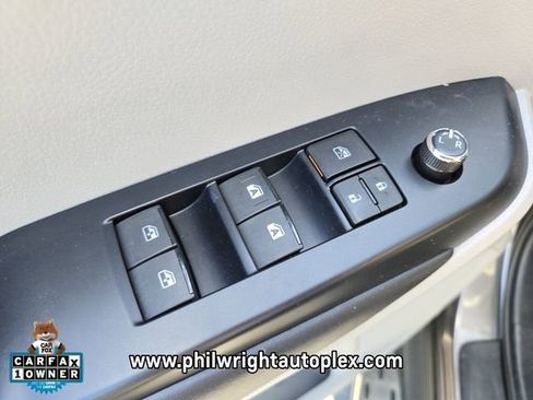 Used 2022 Toyota RAV4 LE FWD image 31
