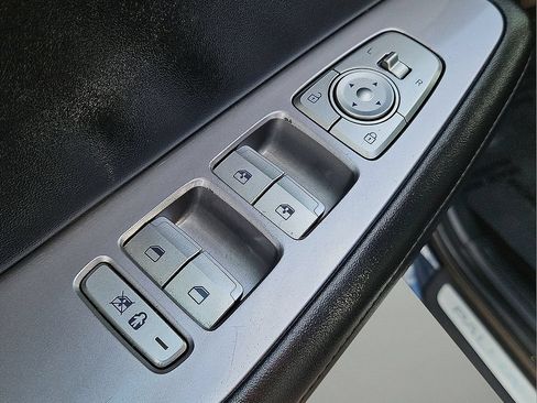 Used 2024 Hyundai Palisade Limited AWD/4WD image 16