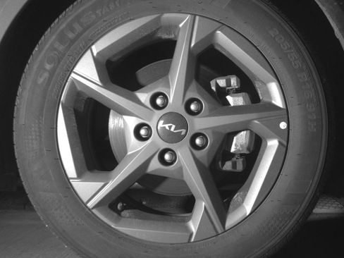 Used 2025 Kia K4 LXS image 13