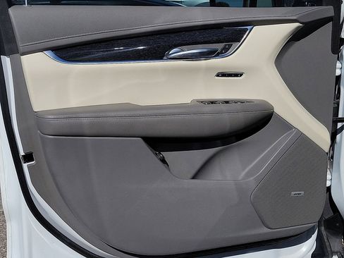 Used 2021 Cadillac XT6 Premium Luxury FWD image 18