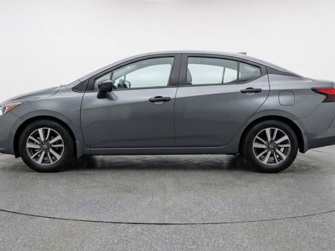 Used 2025 Nissan Versa SV FWD image 5