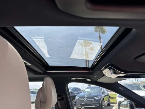 Used 2022 Mercedes-Benz C 300 Sedan image 10