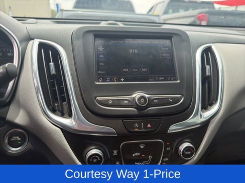 Used 2022 Chevrolet Equinox LS FWD image 12
