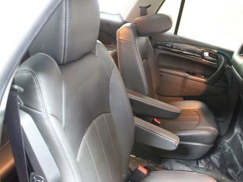 Used 2017 Buick Enclave Leather AWD/4WD image 9