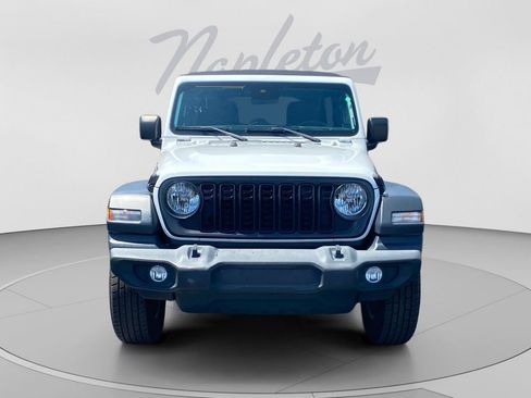 Used 2024 Jeep Wrangler Unlimited Sport AWD/4WD image 9