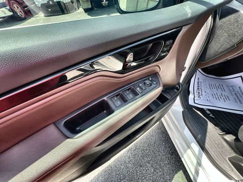 Used 2025 Honda Odyssey Elite image 13