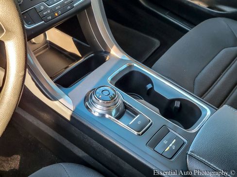 Used 2019 Ford Fusion SE image 27