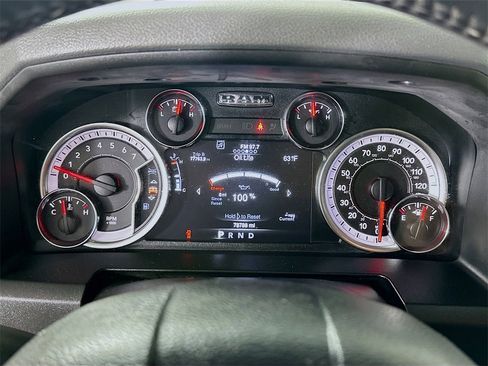 Used 2019 RAM 1500 Classic SLT w/ Luxury Group image 12