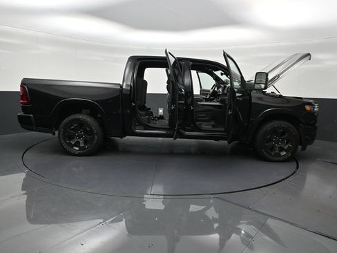 Used 2025 RAM 1500 Big Horn RWD image 32