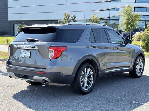 Used 2022 Ford Explorer Limited w/ Equipment Group 301A RWD image 5