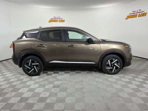 Certified 2026 Nissan Kicks SV w/ Interior Electronics Package FWD image 7