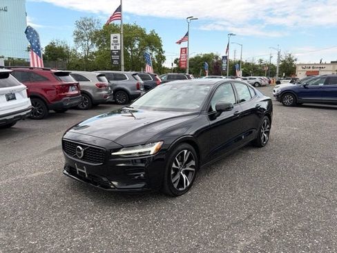 Certified 2024 Volvo S60 B5 Core FWD image 1