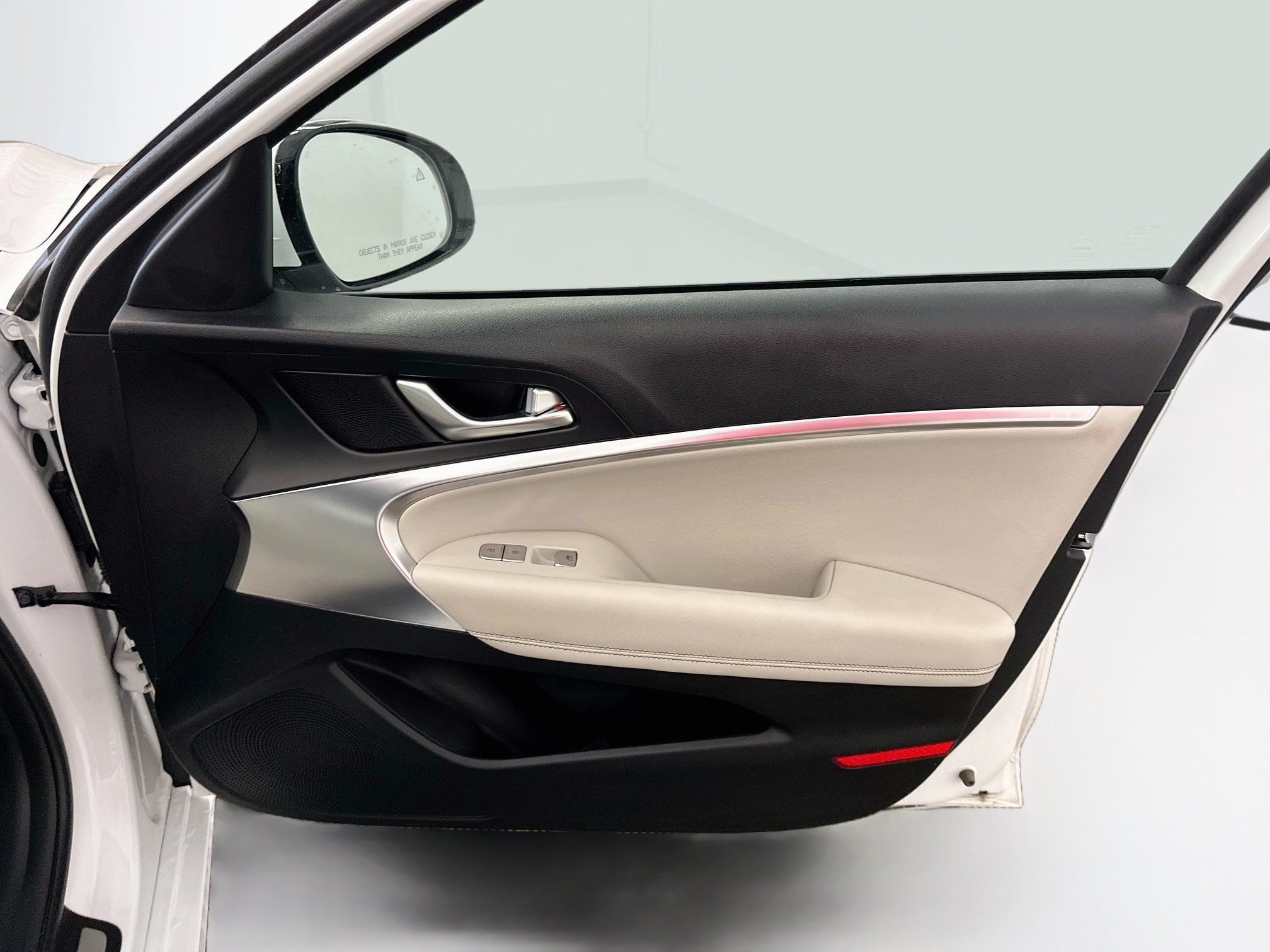 Used 2025 Genesis G70 2.5T AWD/4WD image 33