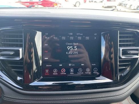 Used 2024 Dodge Durango SXT image 22