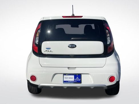 Used 2018 Kia Soul + FWD image 5