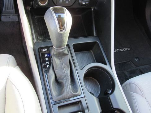 Used 2021 Hyundai Tucson SEL FWD image 24