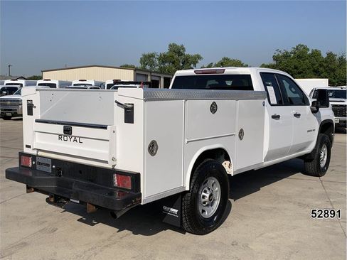 Used 2024 Chevrolet Silverado 2500 W/T w/ WT Convenience Package AWD/4WD image 2