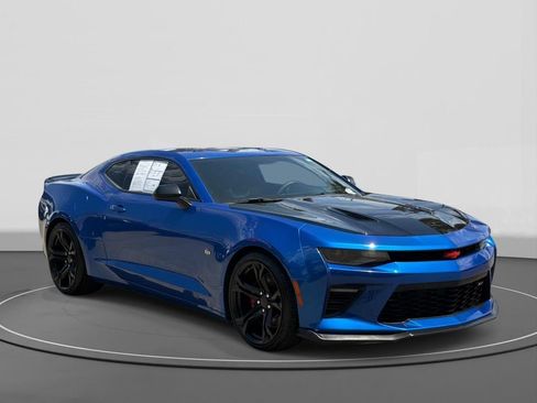 Used 2017 Chevrolet Camaro SS RWD image 3