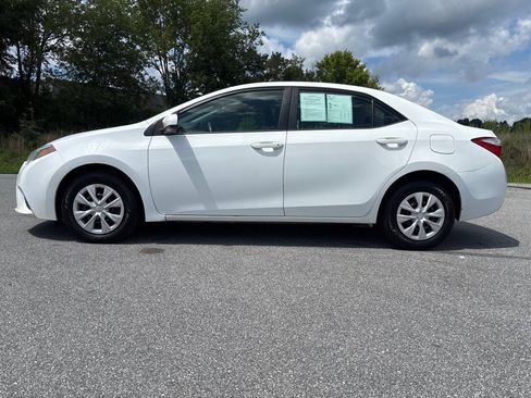 Used 2015 Toyota Corolla L FWD image 2