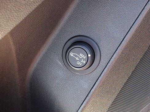 Used 2023 Chevrolet Equinox LT FWD image 25