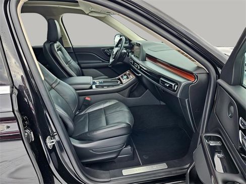 Used 2022 Lincoln Aviator Reserve image 12