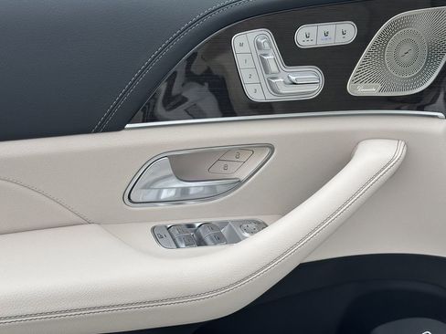 New 2026 Mercedes-Benz GLS 450 4MATIC image 12