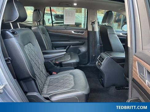 Used 2024 Volkswagen Atlas SEL Premium R-Line image 19