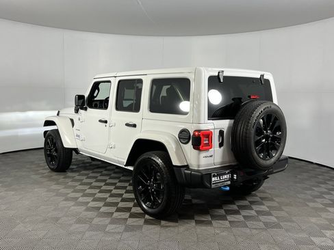 Used 2024 Jeep Wrangler Unlimited Sahara w/ Technology Group image 9
