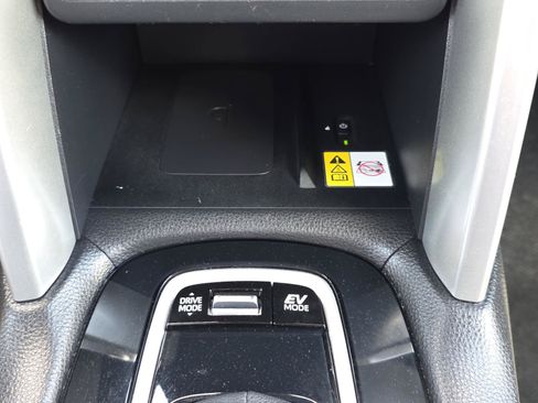 Used 2023 Toyota Corolla Cross AWD Hybrid image 22