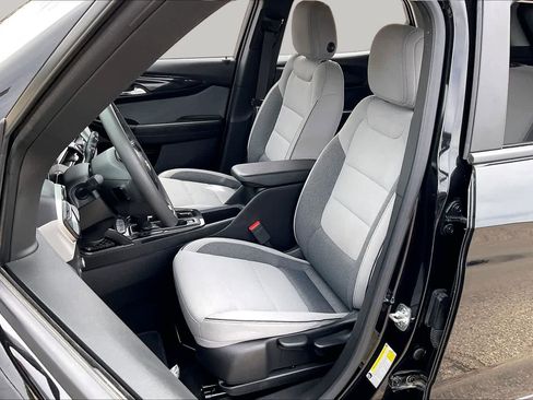 Used 2025 Chevrolet TrailBlazer LT FWD image 8