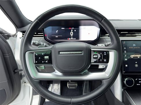 Used 2023 Land Rover Range Rover Long Wheelbase SE image 25