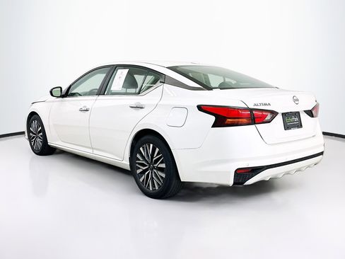 Used 2024 Nissan Altima 2.5 SV image 5