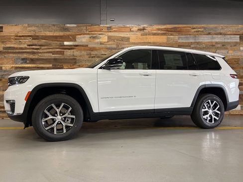 New 2025 Jeep Grand Cherokee L Limited w/ Luxury Tech Group II image 19