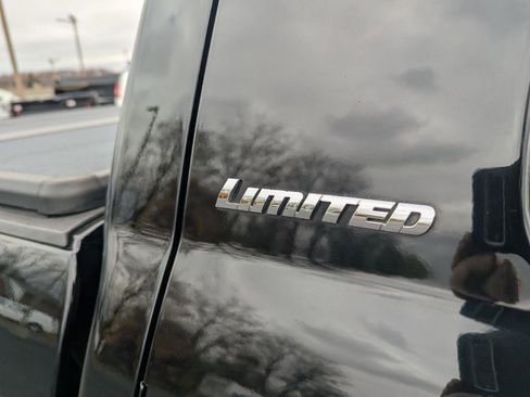 Used 2018 Toyota Tundra Limited image 13