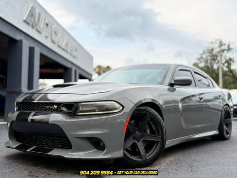 Used 2019 Dodge Charger Scat Pack RWD image 2