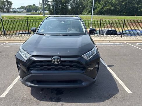 Used 2021 Toyota RAV4 XLE Premium FWD image 3